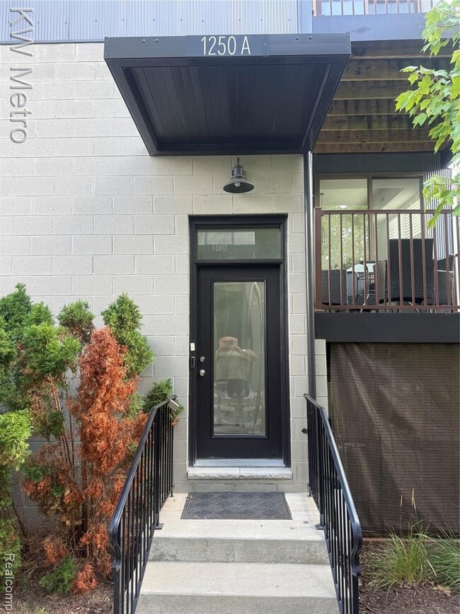Building Photo - 1250 Diamond Ct