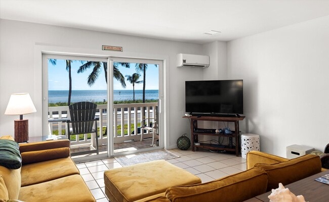 Building Photo - Beachside Living Made Easy – Furnished 2BR/1BA Available for 6 Months! Unit B202