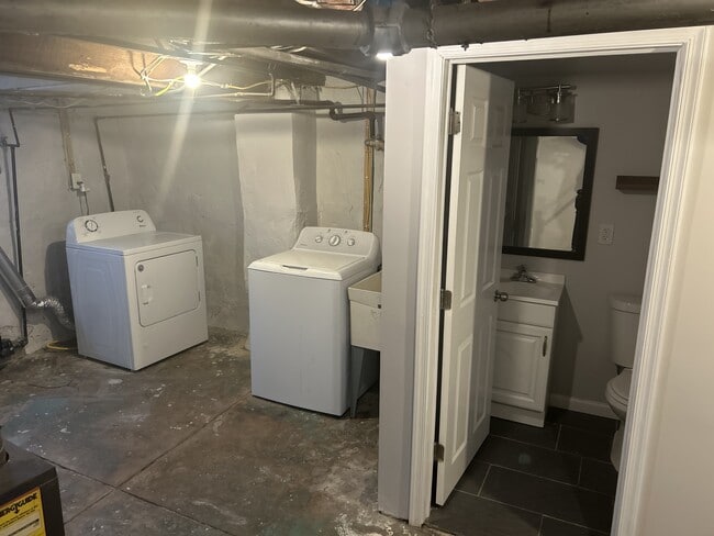 Photo - 4129 Greeby St