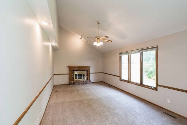 Photo - PRIVATE BACKYARD!! 4 Bedroom, 2.5 Bath Home in Urbandale
