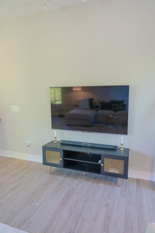 Photo - Secluded new townhouse in downtown wilmington
