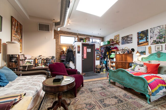 Photo - 537 Custer Ave Unit 1