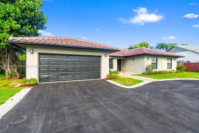 Photo - 1005 NW 99th Ave