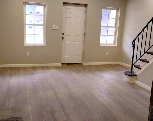 Photo - 1536 S Napa St