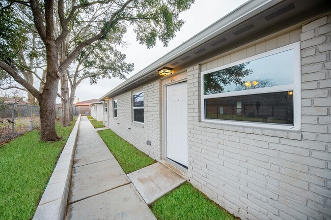 Building Photo - 5040 Mallow St Rental