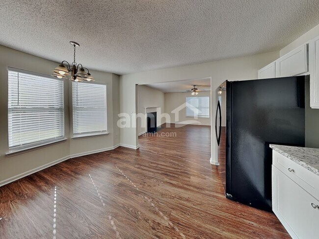 Photo - 3013 Summer Breeze Dr