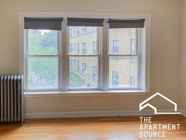 Photo - 3920 N Pine Grove Ave Unit 2N
