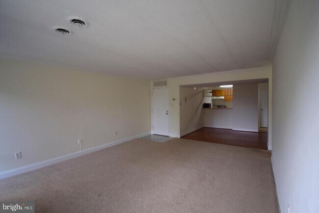 Building Photo - 2635 Fort Farnsworth Rd Unit 267