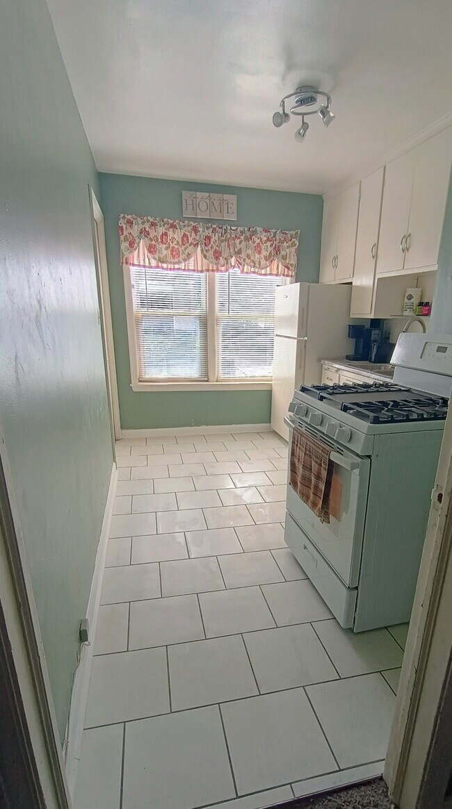 6107 W Center St Unit 2
