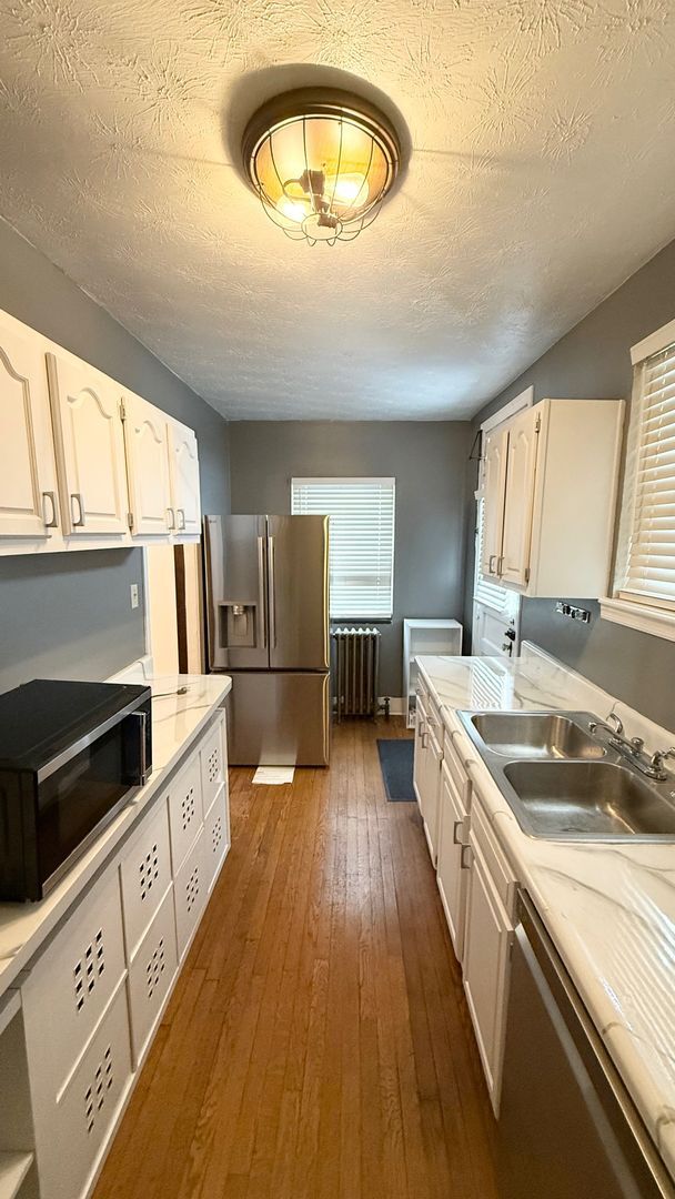 Photo - Beautiful 3/4 bedroom + office in Shadyside- Off-Street Parking and Tons of Storage!!