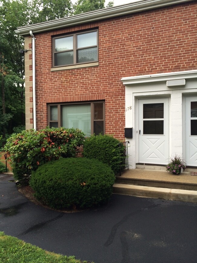 Building Photo - 178 Church St