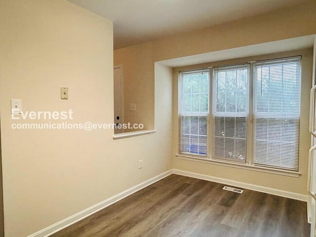 Photo - 20865 Sandstone Square