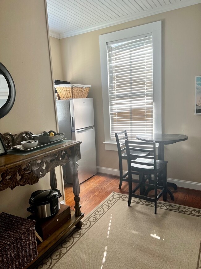 Photo - 1812 Winnie St