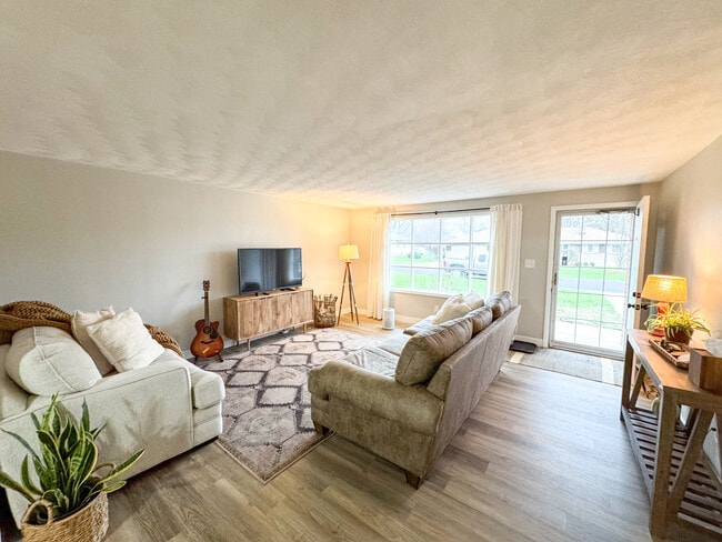 Photo - 615 W Timothy Dr