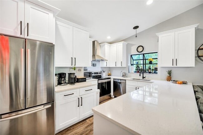Building Photo - 5568 American Cir
