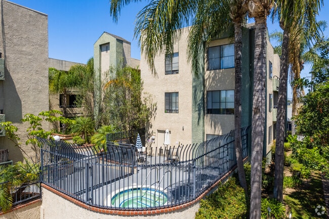 1237 E 6th St Long Beach, CA 90802