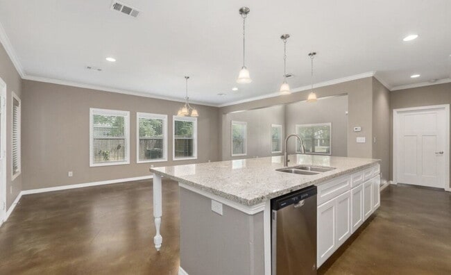 Photo - 3209 Link St