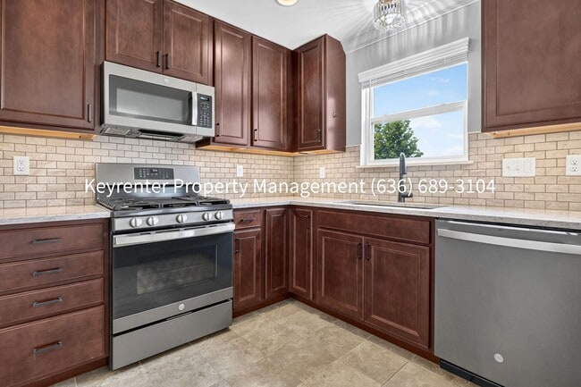 Photo - Spacious 4-Bedroom Home for Rent Near Butler Lake