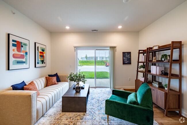 2BR, 2BA - 1,050SF - Living Area