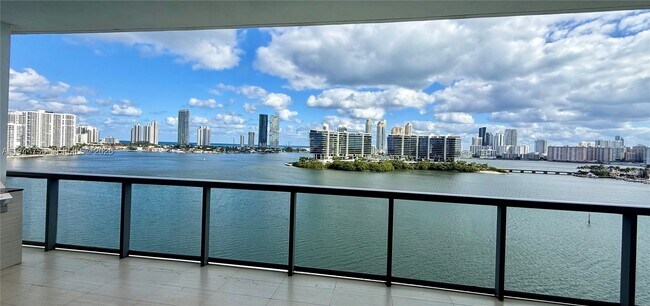 Photo - 3300 NE 188th St Unit 917