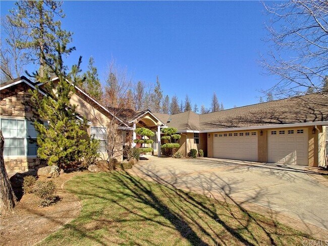 1865 Vineyard Dr