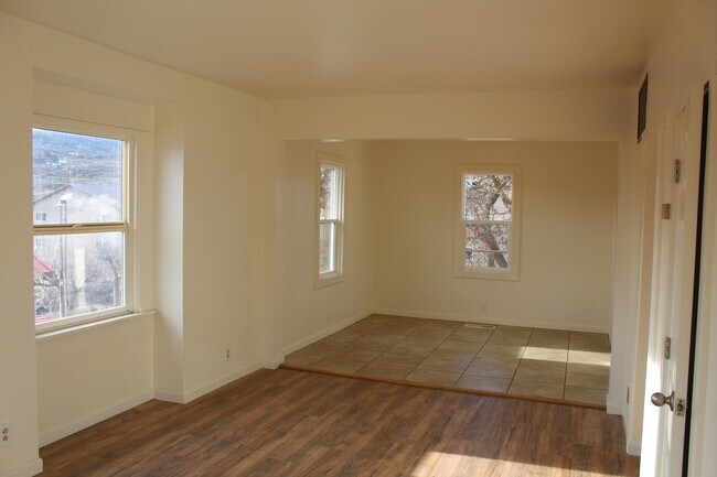 Photo - 329 McKinley St