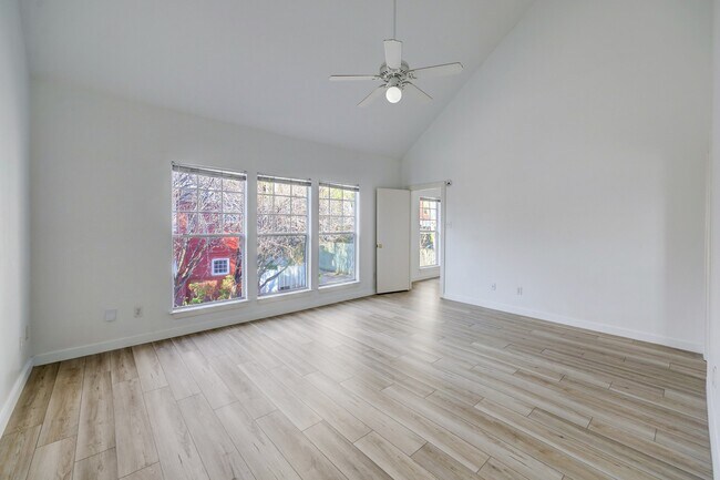 1401 Castle Ct Unit 1403 B