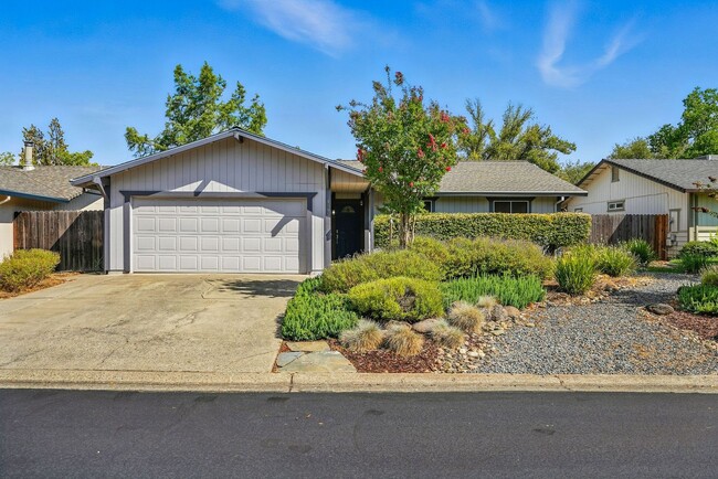 Building Photo - Single-Story 3 Bedroom Home in Quiet El Dorado Cul-De-Sac! Dog Friendly!