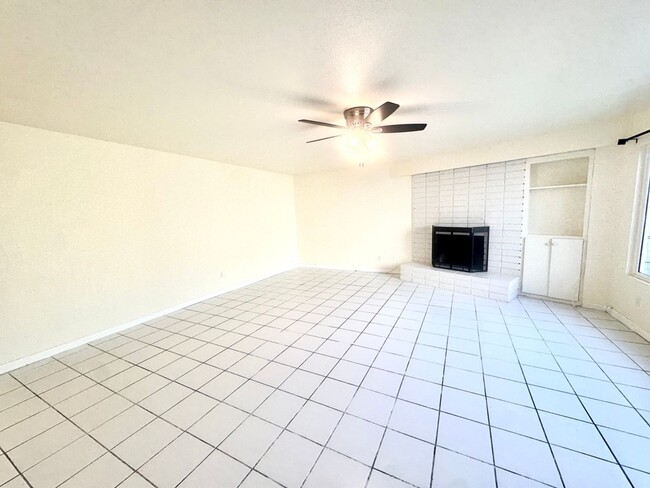 Photo - 2589 Hayes Dr Unit 2589