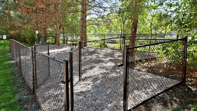 Arrive Inglewood Trails Apartments For Rent in Saint Louis