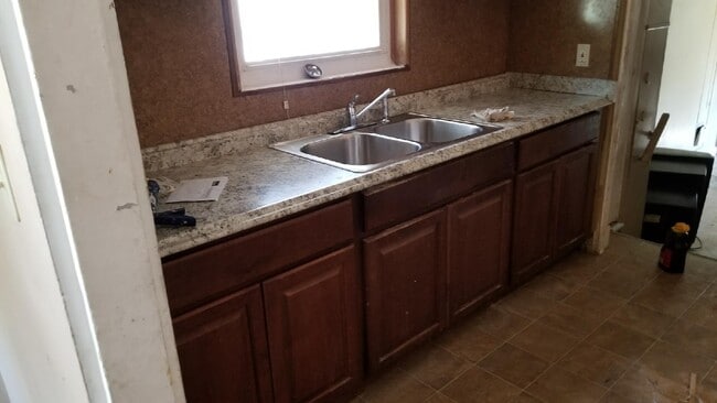 Photo - 18612 Blackmoor St