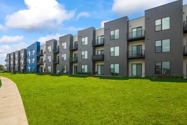 Courtyard at Cobblestone Park