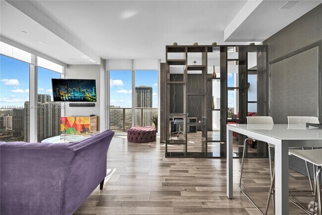 Building Photo - 151 SE 1st St Unit PH11 Rental
