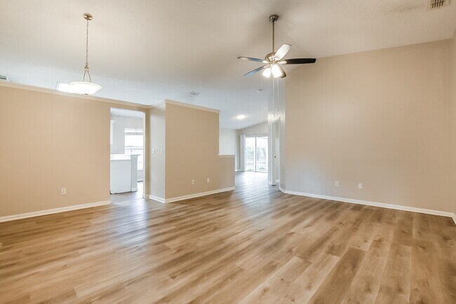 Photo - 1912 Windsor Oak Dr