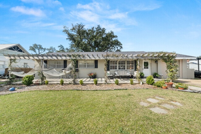 Photo - 405 Navarre St