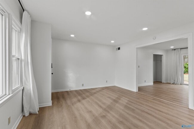 Photo - 6304 Davies Ave NW