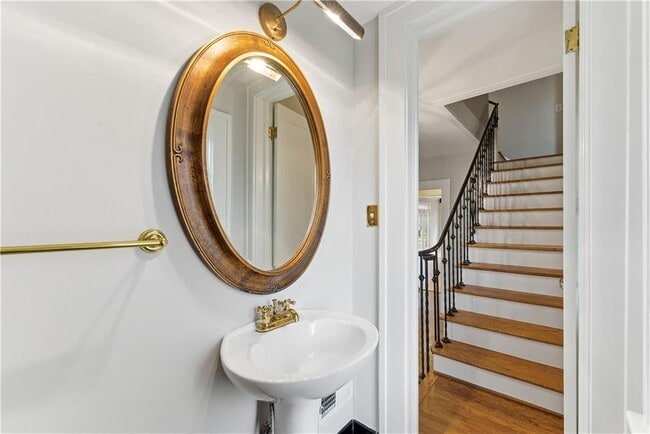 Photo - 685 E Morningside Dr NE