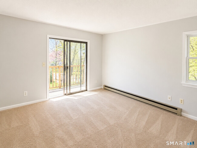 Photo - 84 Wilmot St