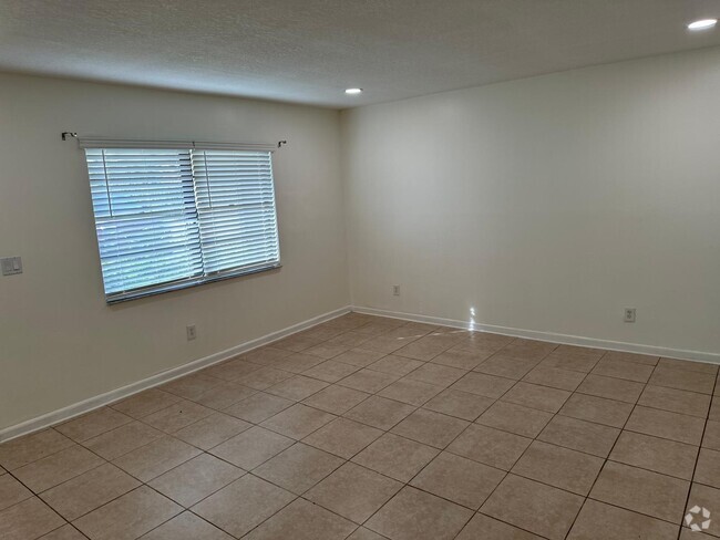 Building Photo - 1253 White Pine Dr Rental