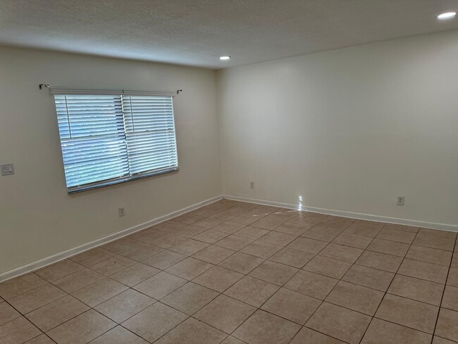 Photo - 1253 White Pine Dr House