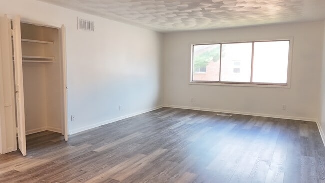 Photo - Creekwood Apartments