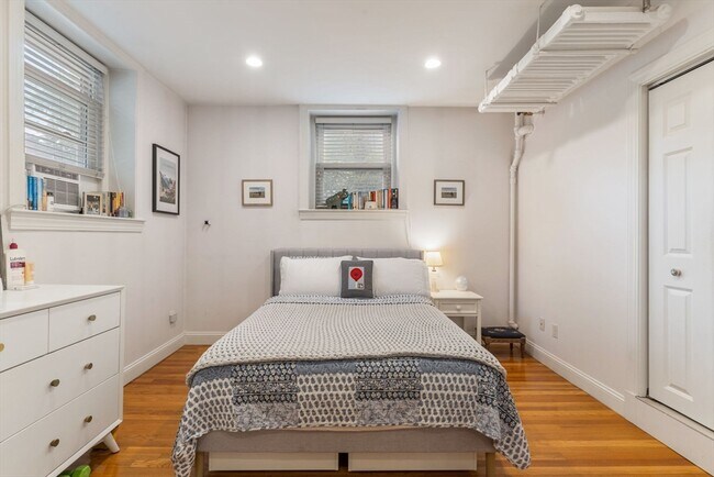 Photo - 130 Longwood Ave Unit B