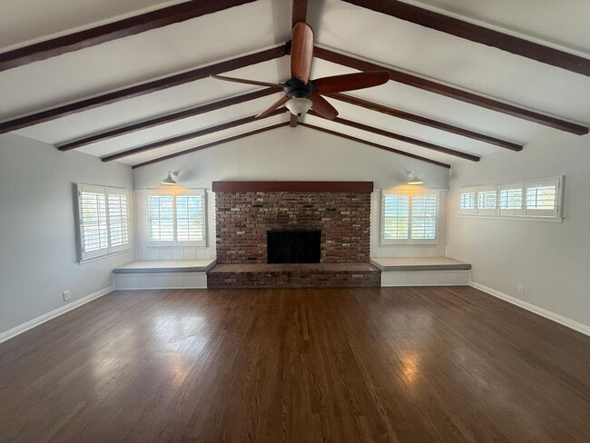 Building Photo - Spacious Silver Lake Charmer 2-bedroom, 1-... Rental