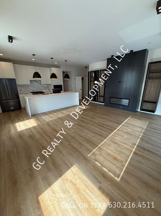 Photo - 3202 N Kildare Ave Unit 3S