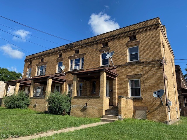 Photo - 1678 Mahoning Ave Apartamento