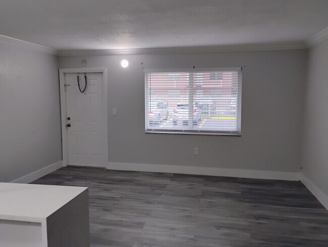 Photo - 505 NW 177th St