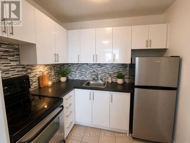 Photo - 90 Tyndall Ave