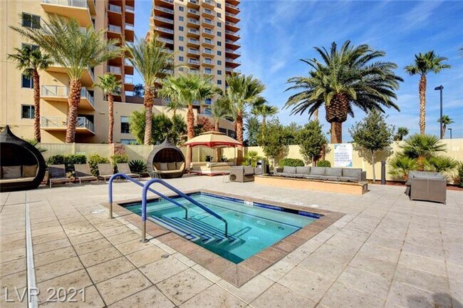 Photo - Gorgeous Upgraded 2 Bedroom ONELV Unit For Lease!