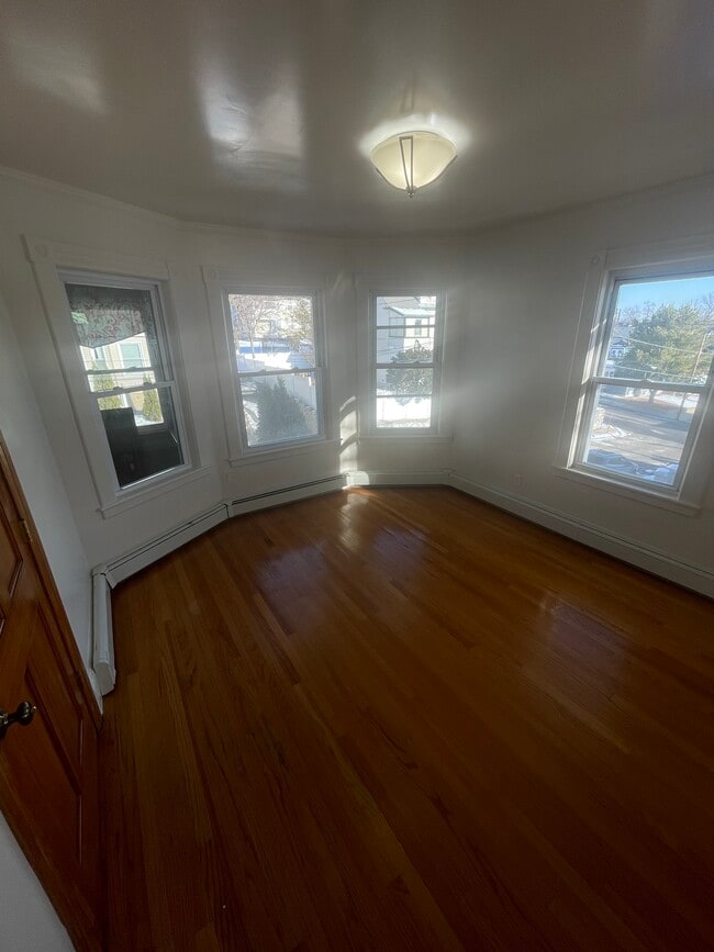 Building Photo - 36 Ohio Ave Unit 2