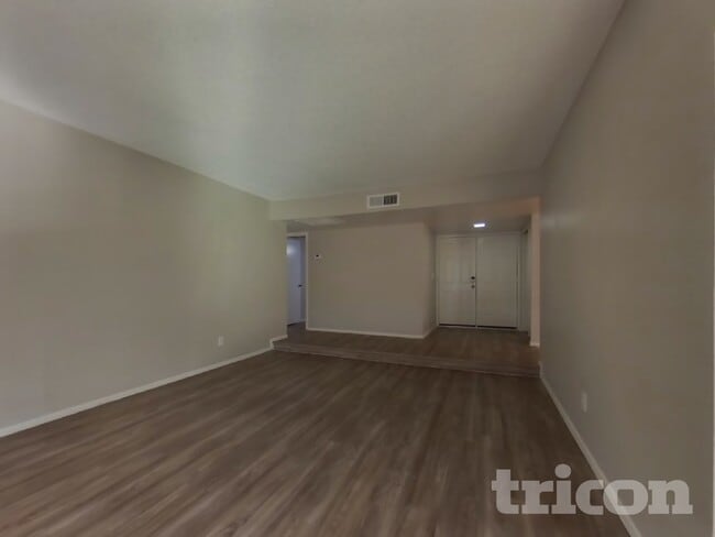 Photo - 5819 W Grovers Ave